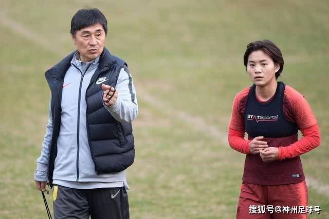 76人新秀菲隆：向詹姆斯学习身体养护，渴望长续航职业生涯